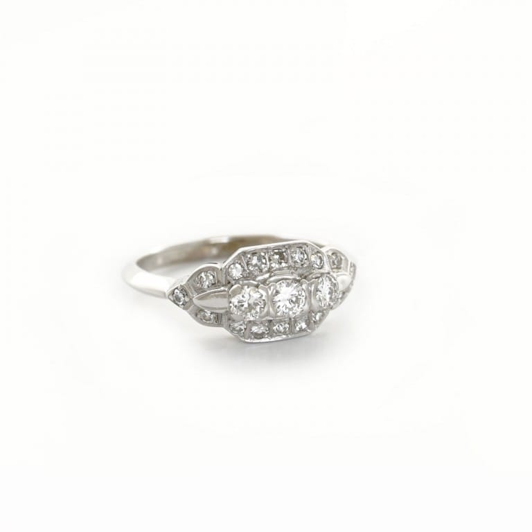 Vintage ring in white gold