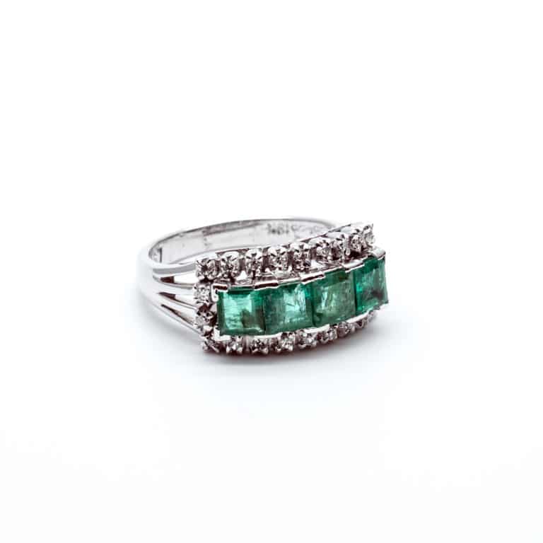 Vintage Jewelry - Vintage white gold ring set with 4 Emeralds and 22 diamonds