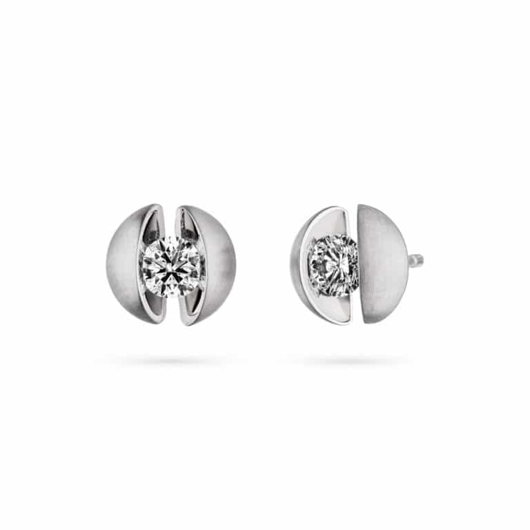 Schaffrath - Calla ear studs in white gold set with two diamonds