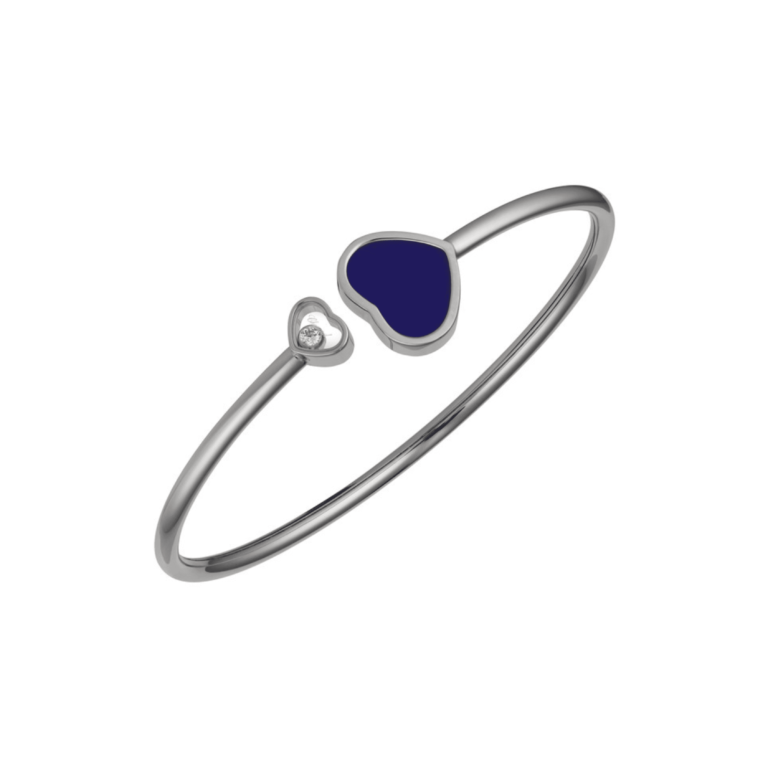 Chopard - Happy Hearts, bracelet rigide en or blanc, coeur avec un diamant mobile et un coeur avec une pierre bleue
