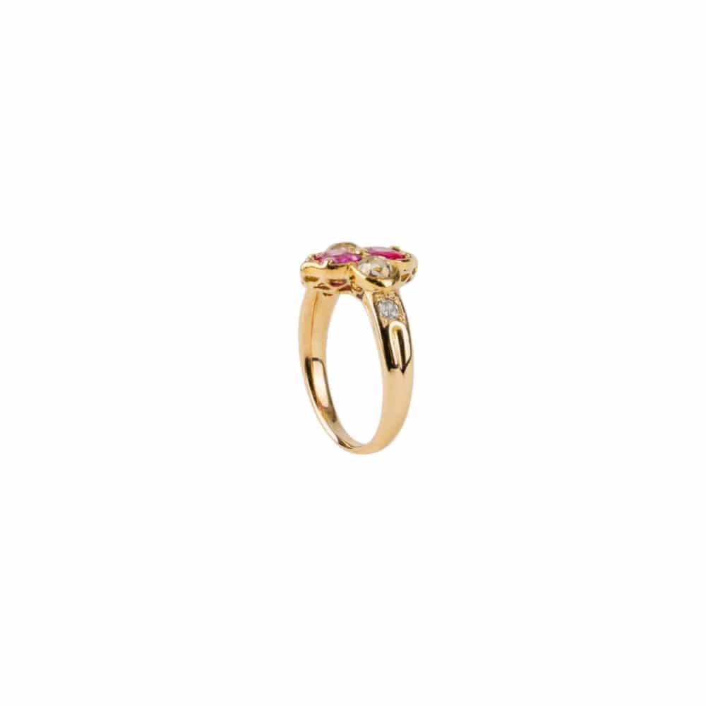 Bague Vintage en or jaune sertie de 2 rubis taille coussin et 6 diamants ancienne taille brillant