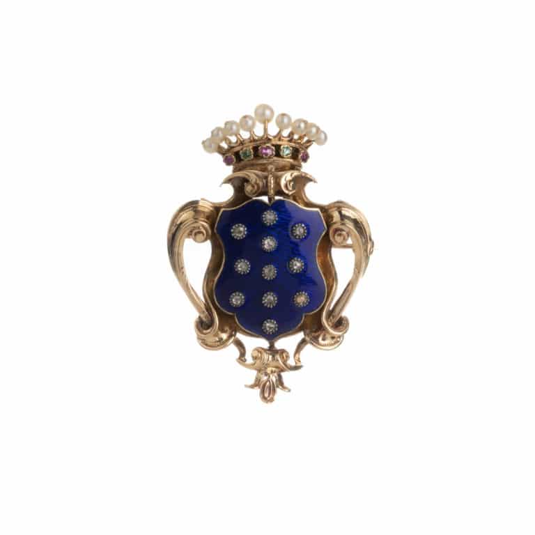 Bijoux Vintage - Broche vintage or jaune blason bleu émaillé serti de 11 diamants, couronne avec perles fines, sertie de 3 rubis 2 émeraudes
