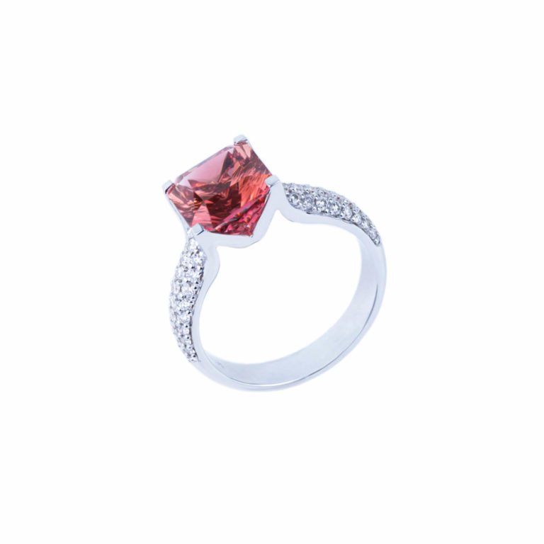 Lionel Meylan Créations - White gold ring set with a pink tourmaline